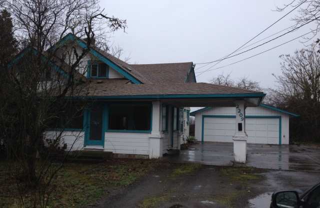 Farmhouse on huge lot photos photos