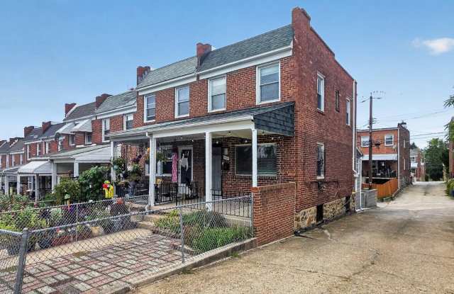 1400 BERRY Street Gallery 3