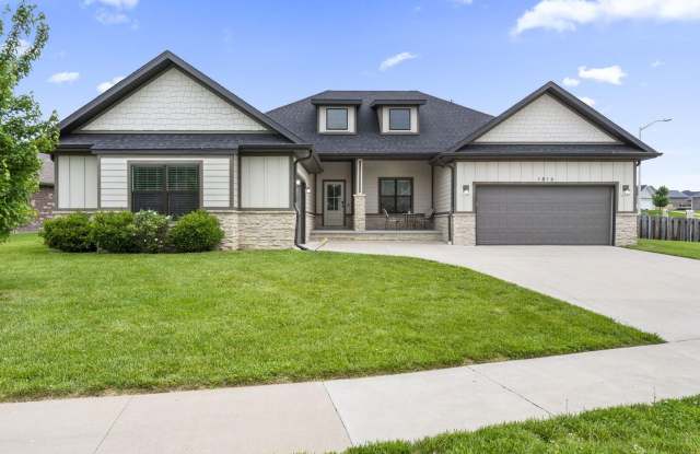 Beautiful 3 Bedroom Home w/ Flex Room! photos photos