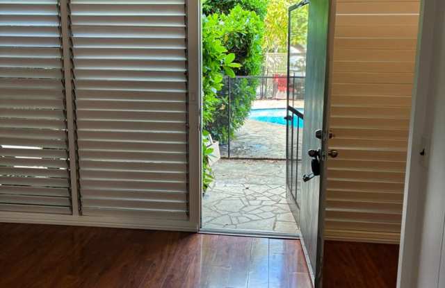 Refreshed Ground-Floor 1-Bedroom Near Diamond Head and Waikiki Gallery 1