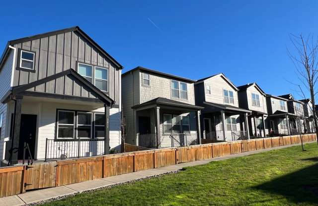 MOVE-IN SPECIAL - Beautiful Four Seasons North 4 Bedroom Home for Lease - 2667 NE 116th Pl photos photos
