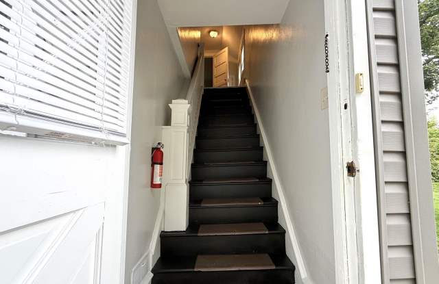 19 E POTHOUSE Road Gallery 3