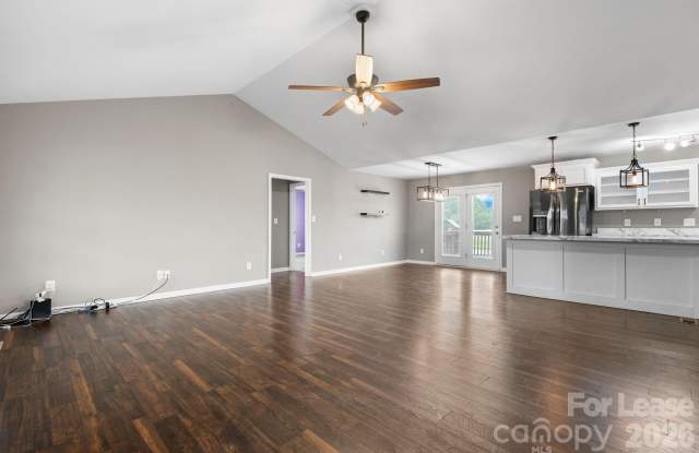 2407 Dellinger Drive Gallery 2