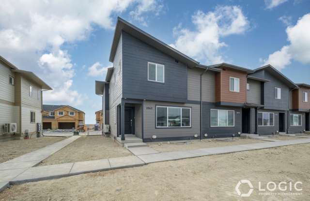 Beautiful Brand New Townhome in Great Eagle Mountain Location! - 2063 Sand Hollow Drive, Eagle Mountain, UT 84005