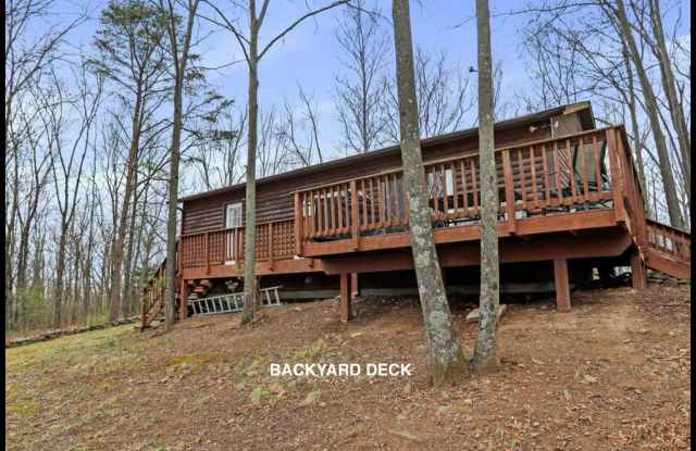 3bed/2bath Carport w/ Driveway 1 ACRE Single Family Home Gallery 4
