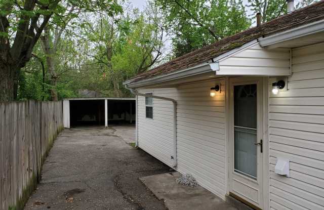 4692 Curundu Avenue Gallery 2