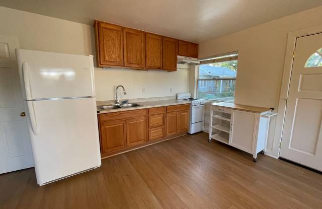 Cozy Country Living in Garden Farms- 1 bed, 1 bath Gallery 3