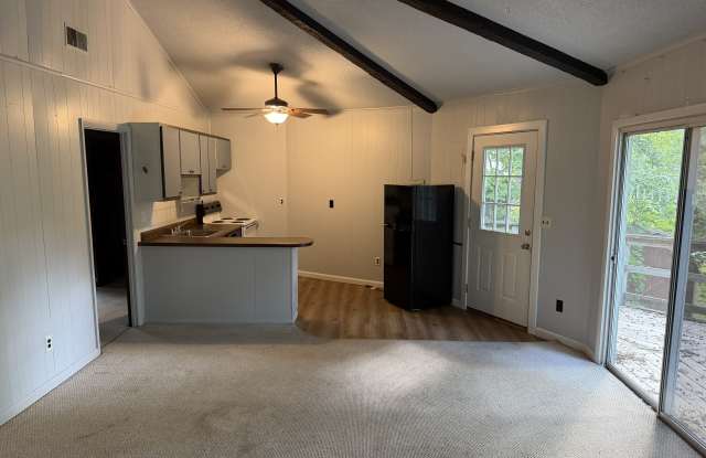 559 Kiser Boulevard Gallery 1