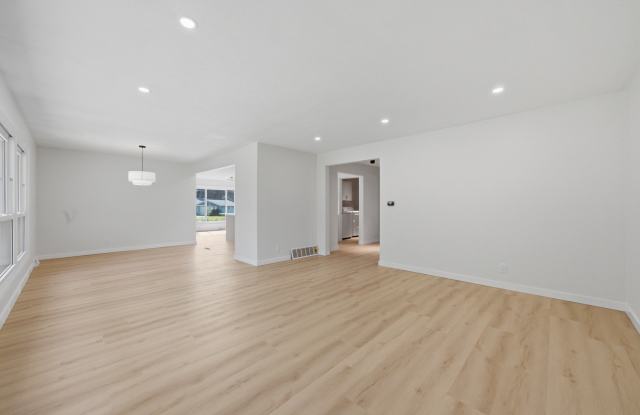 817 Illinois Avenue Gallery 4