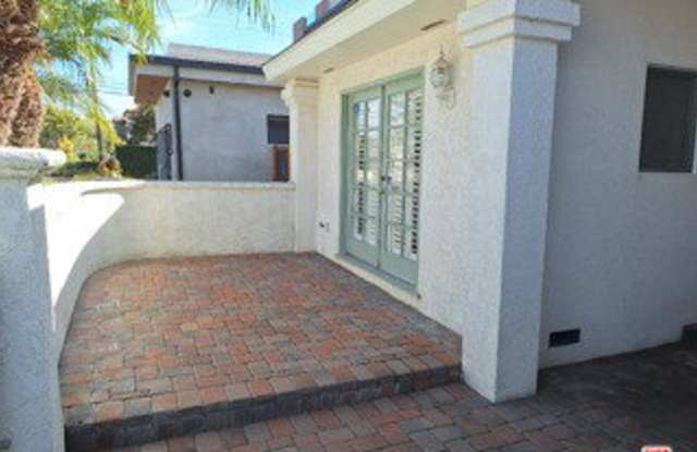 7539 Denrock Avenue Gallery 3