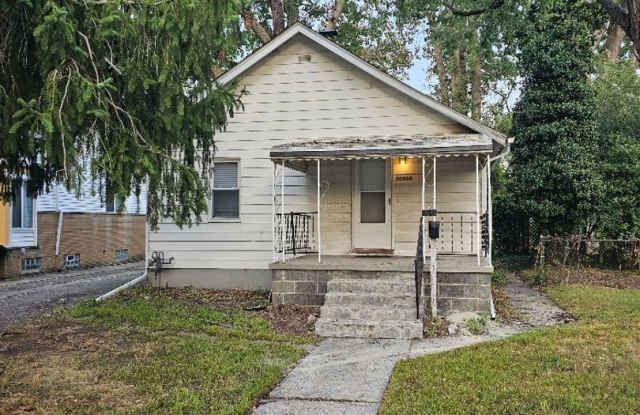 20426 Salem St- 3 BEDS & 1 BATH FOR RENT! photos photos
