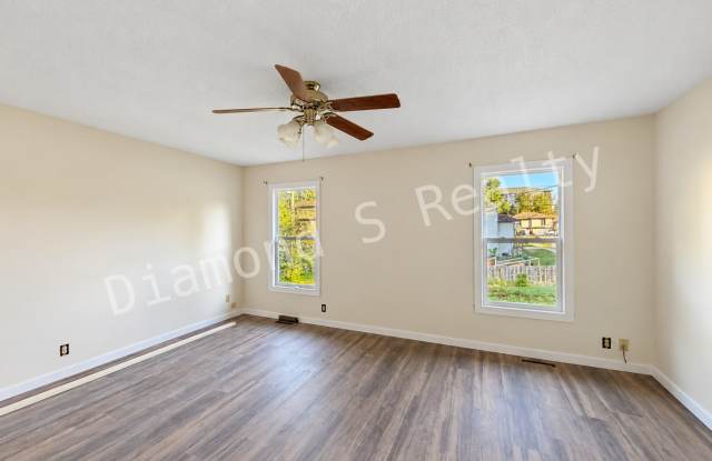 Coming Soon - 2 Bedroom Home Availabe! Gallery 3