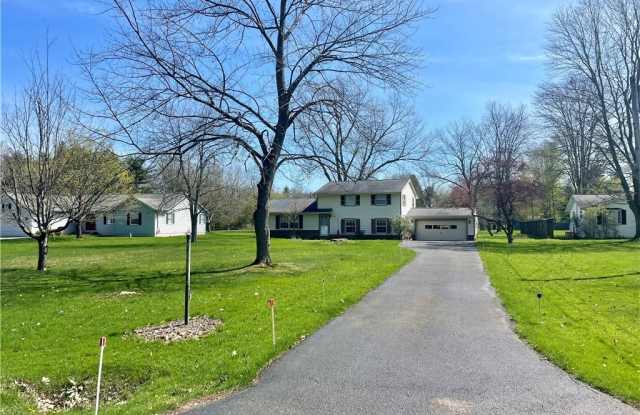 38 W Bel Meadow Lane - 38 West Bel Meadow Lane, South Russell, OH 44022