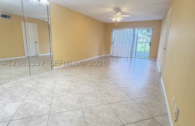 9949 Sandalfoot Blvd Gallery 4