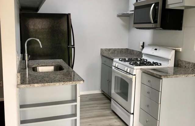 4939 AMERICANA Drive unit: 108 photos photos