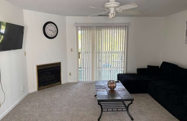 2 BEDROOM 2 BATH ON 2ND FLOOR AT MYRTLE GREENS photos photos