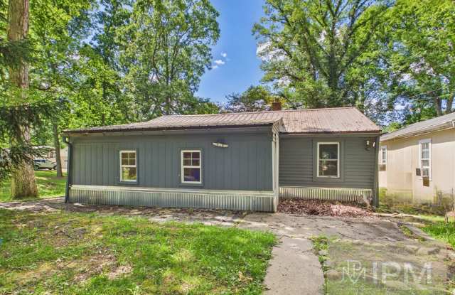 Unique Industrial-Style 2-Bedroom Home with Loft Space | West York School District photos photos