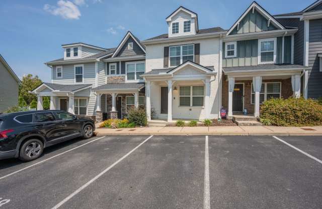Modern Townhome in Central Location Gallery 1