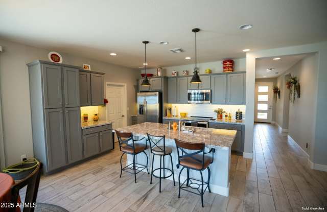 3231 HUCKLEBERRY Way Gallery 4