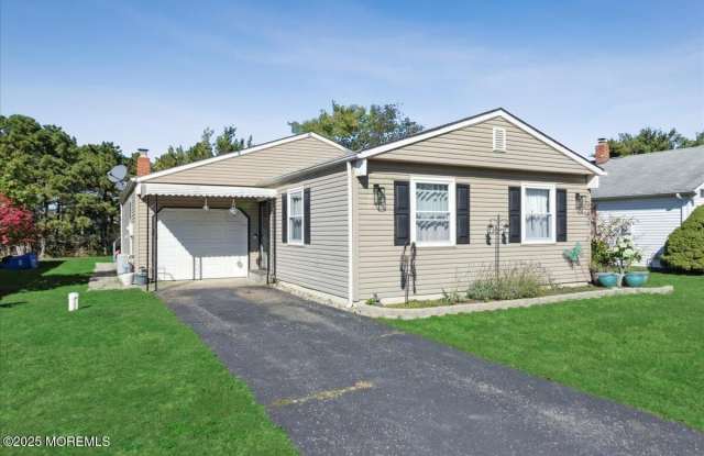 57 Selkirk Avenue - 57 Selkirk Avenue, Holiday City South, NJ 08757