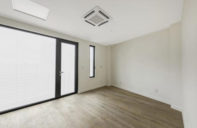 29 Havemeyer Street Gallery 3