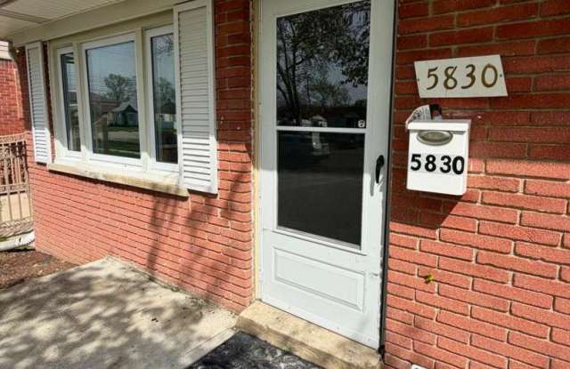 Charming 3-Bedroom Ranch in a Prime Location Near Ford Rd! Gallery 4