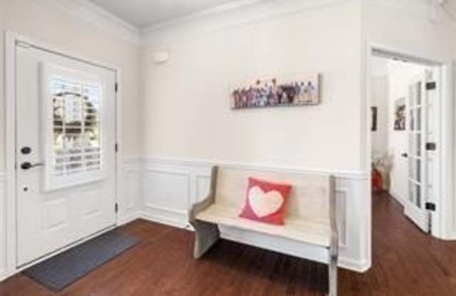 496 Spring View Drive Gallery 4