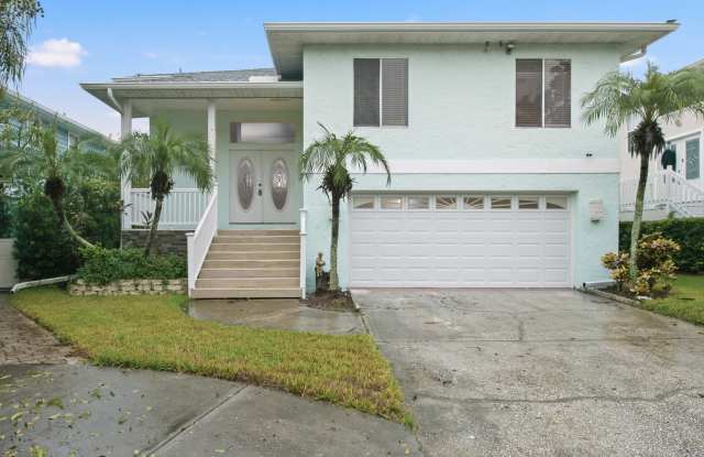 6225 Bayside Drive Gallery 1