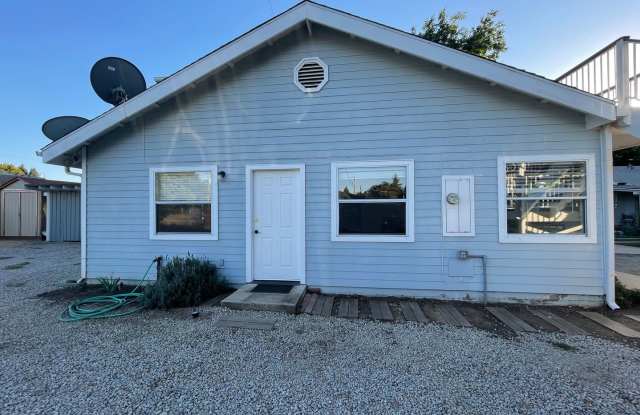 Cozy Country Living in Garden Farms- 1 bed, 1 bath Gallery 2