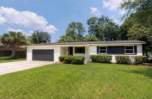 Beautifully Updated 4-Bedroom Home with Modern Finishes & Spacious Backyard photos photos Beautifully Updated 4-Bedroom Home with Modern Finishes & Spacious Backyard photos photos