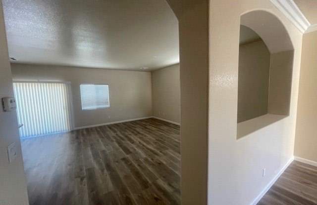 120 ROSA ROSALES Court Gallery 3