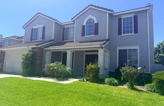 Stunning 5-Bedroom Pool Home in Corona is now available for rent photos photos