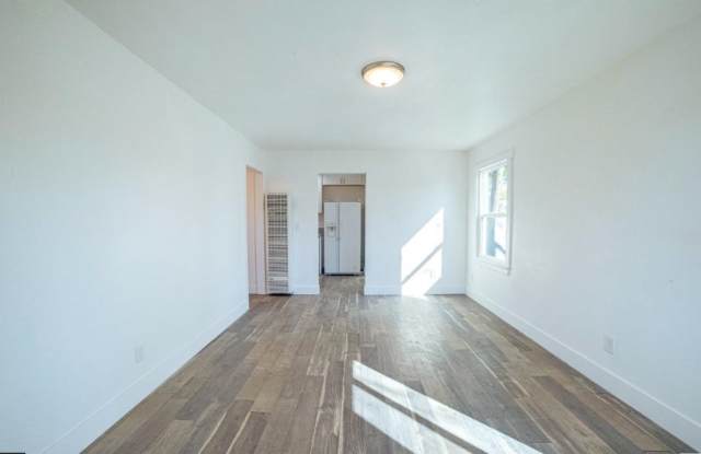 5878 Riverside Drive - A Gallery 2