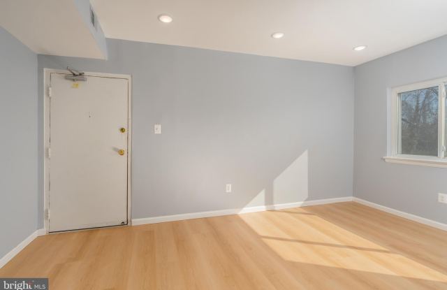 4936 NASH Street NE Gallery 4