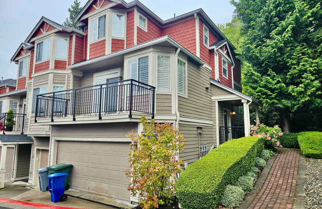 Beautiful 4-Bedroom End-Unit Townhome in Prime Bellevue Location photos photos