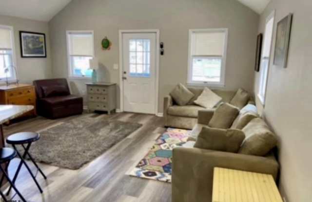 28 40th Gallery 2