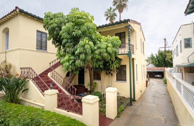 154 N Arnaz Drive - 154 North Arnaz Drive, Beverly Hills, CA 90211