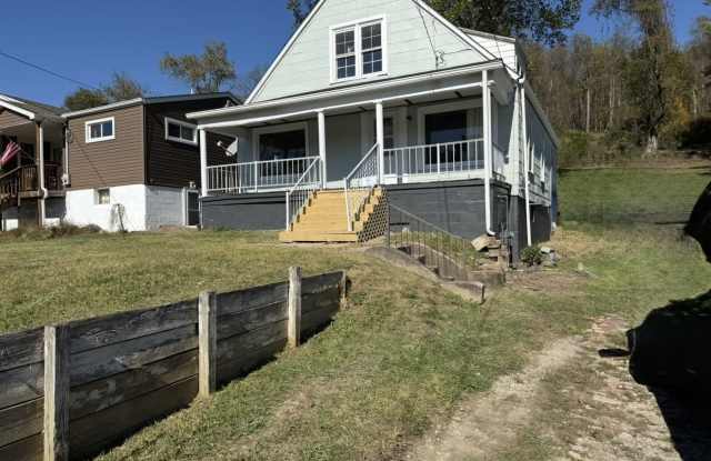74 N Highland Ave - 74 North Highland Avenue, Moundsville, WV 26041