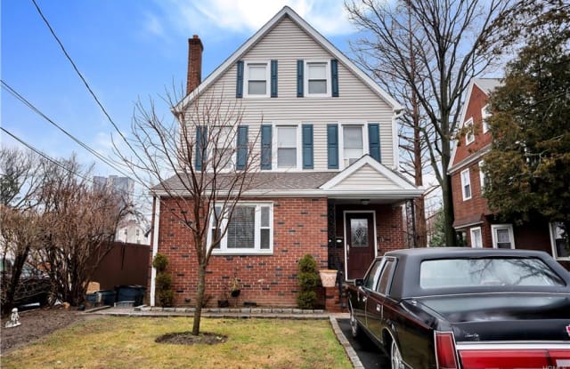 18 Woodland Avenue - 18 Woodland Avenue, New Rochelle, NY 10805