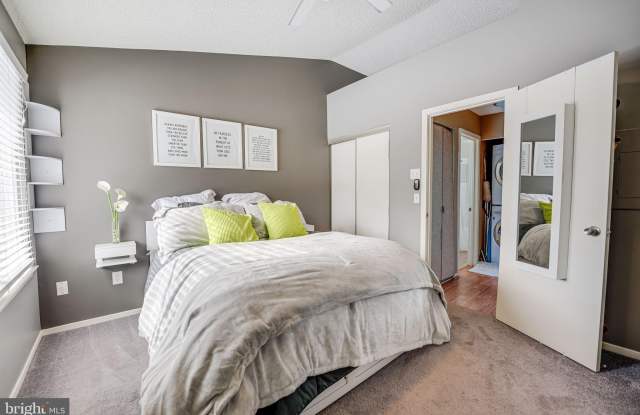 11741 SUMMERCHASE Circle unit: 1741-B photos photos 11741 SUMMERCHASE Circle unit: 1741-B photos photos