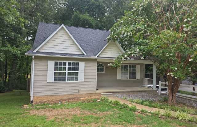 Bright 3 Bedroom Home with Basement, Backyard, and Garage photos photos