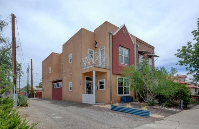 Amazing 3 Bedroom Townhome in Downtown Albuquerque! photos photos