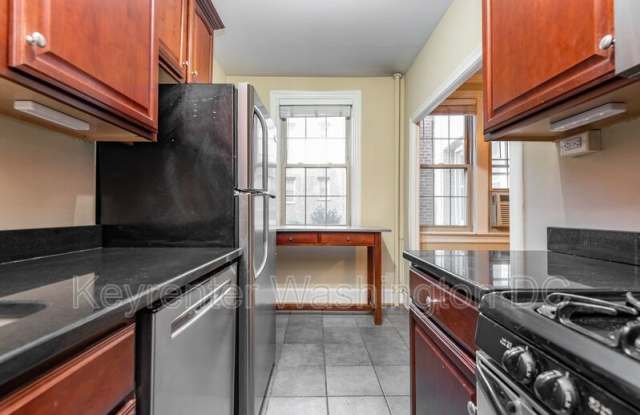 3010 Wisconsin Ave, NW Gallery 2