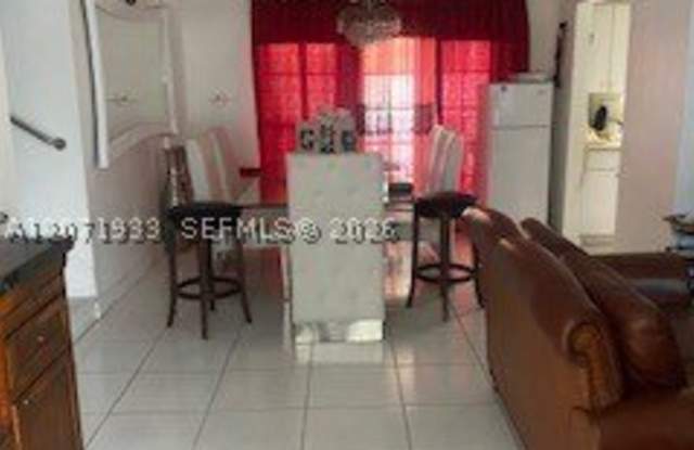 18912 NW 10th Pl Gallery 2