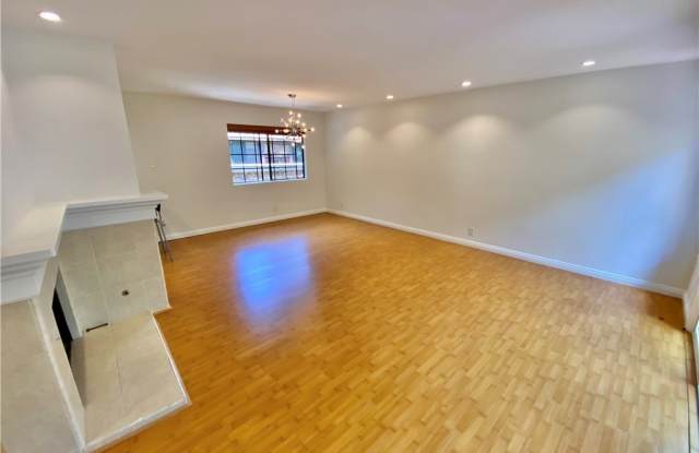 1925 Anaheim Avenue Gallery 4
