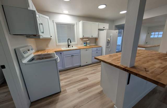 Gorgeous 3 Bed 2 Bath Orchards House with Shop - 3405 10th Street, Lewiston, ID 83501