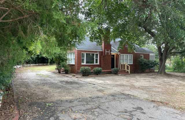 3 Bed, 1 Bath House Gallery 3