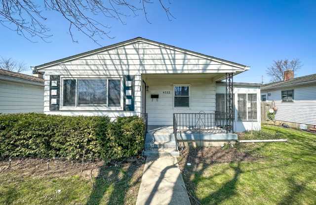 4322 Hoyt Avenue photos photos