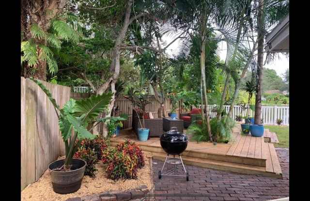 6429 Gulfport Boulevard South photos photos