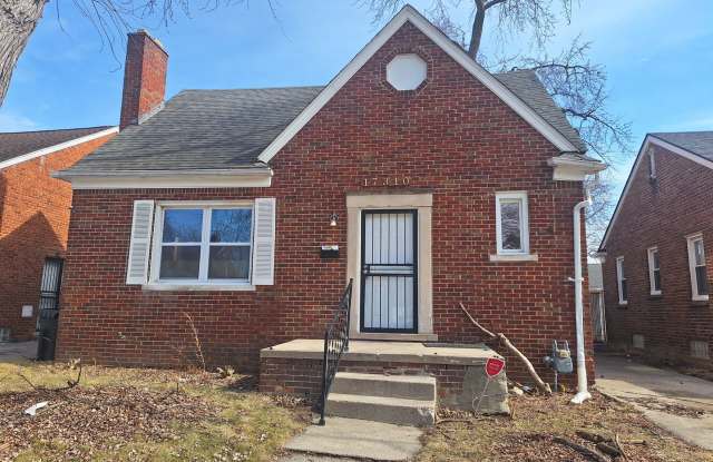 Charming 4 bedroom bungalow freshly updated photos photos